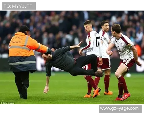 西汉姆与加的夫激战正酣比分悬念引发球迷热议