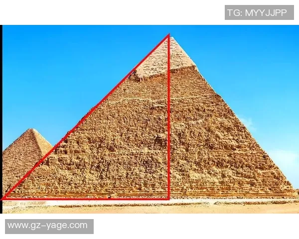 霍尔比与金字塔的较量揭示了历史与现代的交融与碰撞