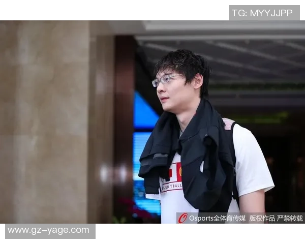 中国红队迎战纽西兰力争胜利展现团队精神与拼搏精神