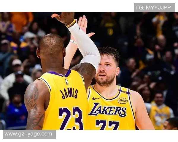 快船与火箭今日激战正酣谁能在这场对决中笑到最后 快船与火箭今日激战正酣谁能在这场对决中笑到最后