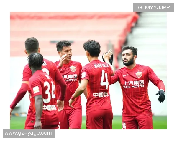上海足球队的配合变革引发热议如何重塑球队战术与团队精神 上海足球队的配合变革引发热议如何重塑球队战术与团队精神